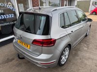 VOLKSWAGEN GOLF SV